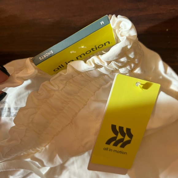 NWT All in Motion Cream Shorts - Picture 3 of 3